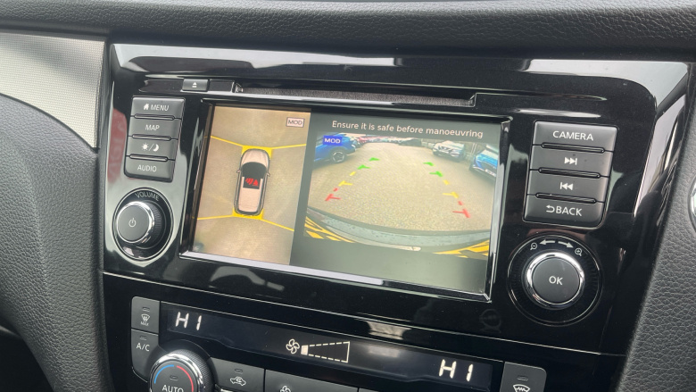 Nissan Qashqai 1.3 DiG-T N-Connecta 5dr Petrol Hatchback